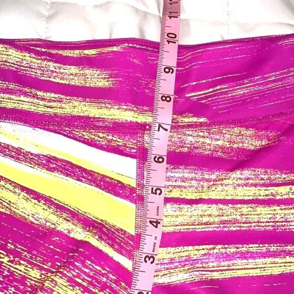 Xersion Womens Fitted Capri Leggings Pink & Yellow Abstract Print Size L - Picture 11 of 11